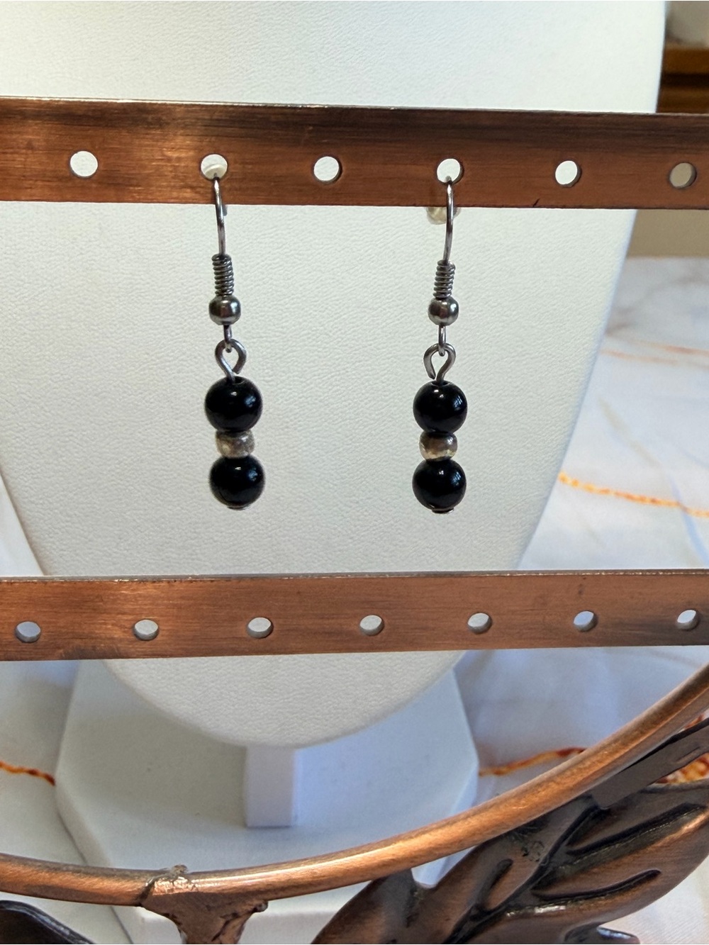 Black dangle earrings NWOT